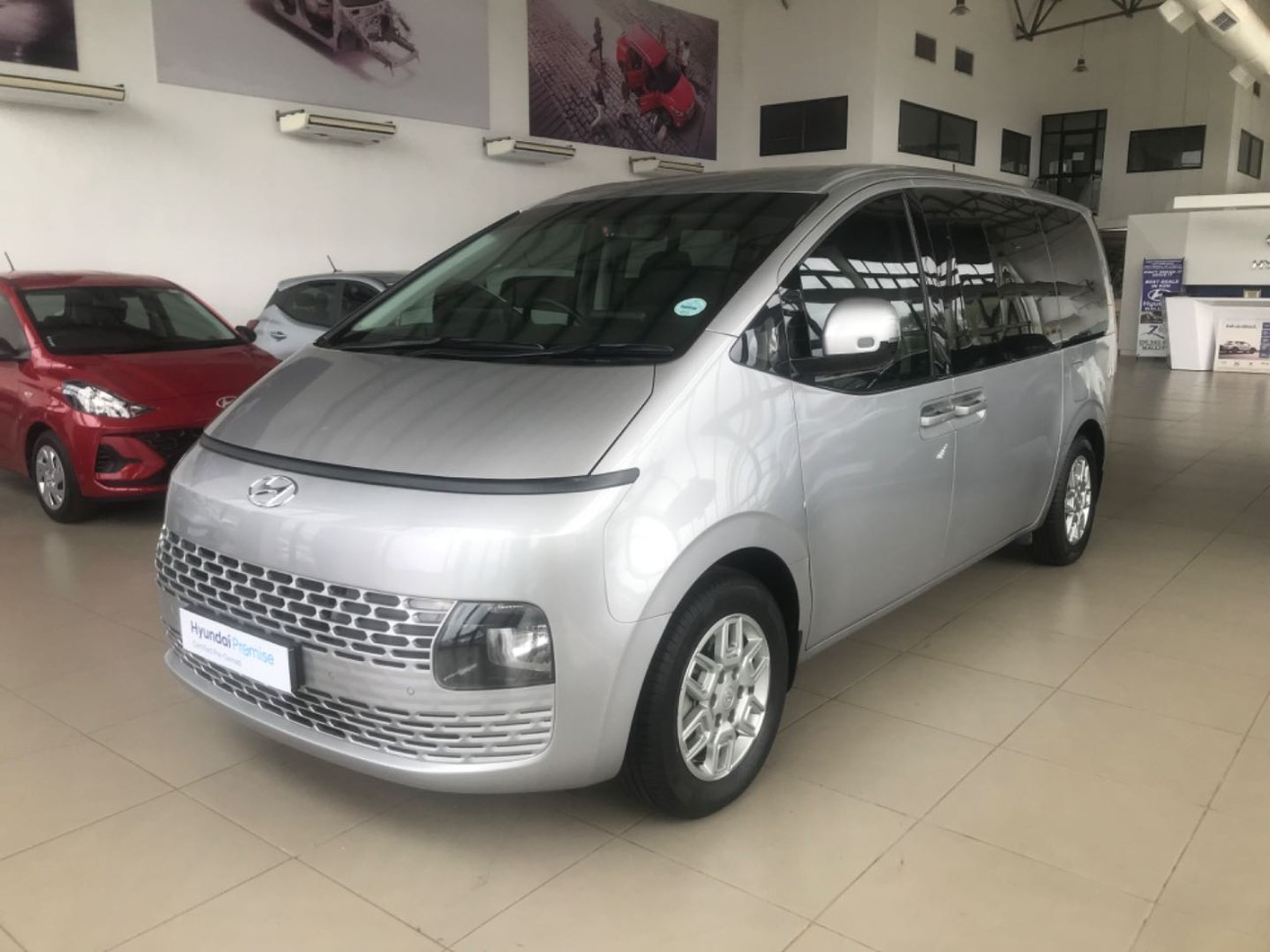 Hyundai Staria 2.2D Executive (9 Seater)