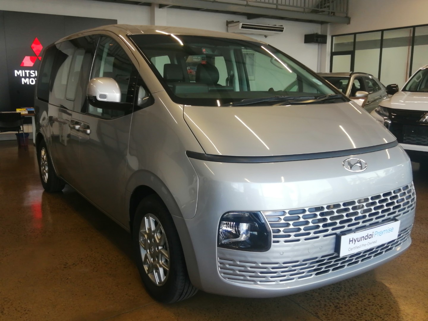 Hyundai Staria 2.2D Executive (9 Seater)