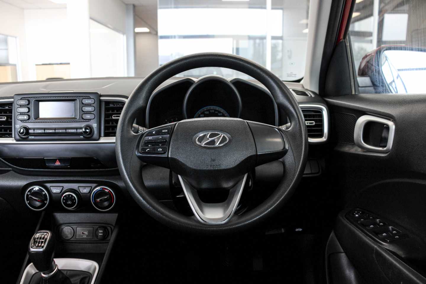 HYUNDAI VENUE 1.0 TGDI MOTION - 10 