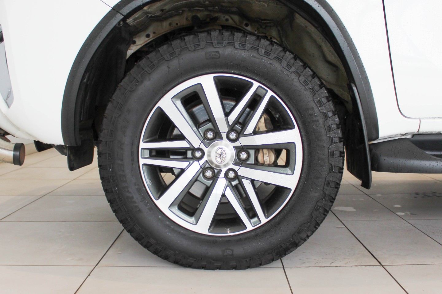 TOYOTA FORTUNER 2.8GD-6 EPIC A/T - 11 