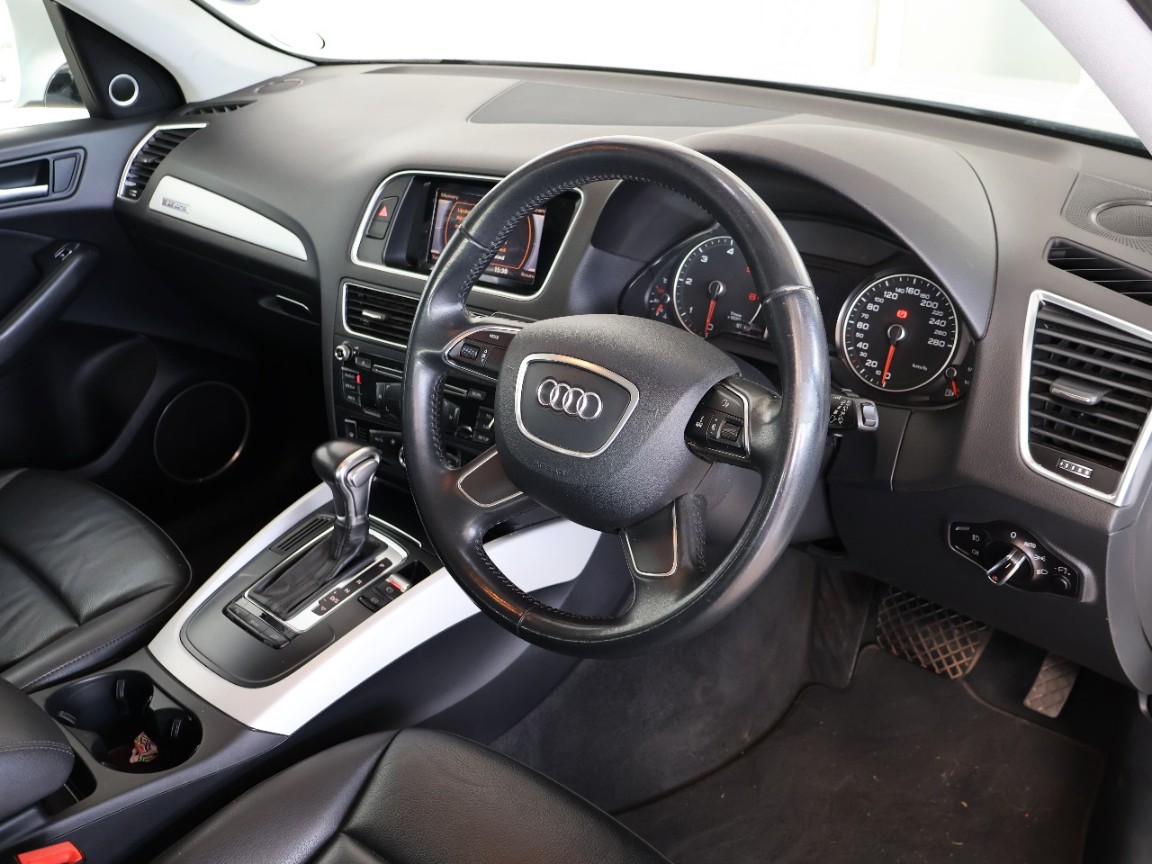 AUDI Q5 2.0 TDI QUATTRO STRONIC (40 TDI) - 10 