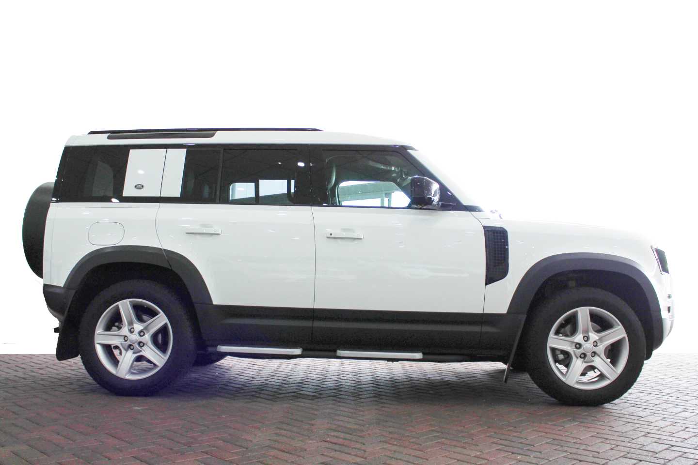 LAND ROVER DEFENDER 110 D240 SE (177KW) - 3 