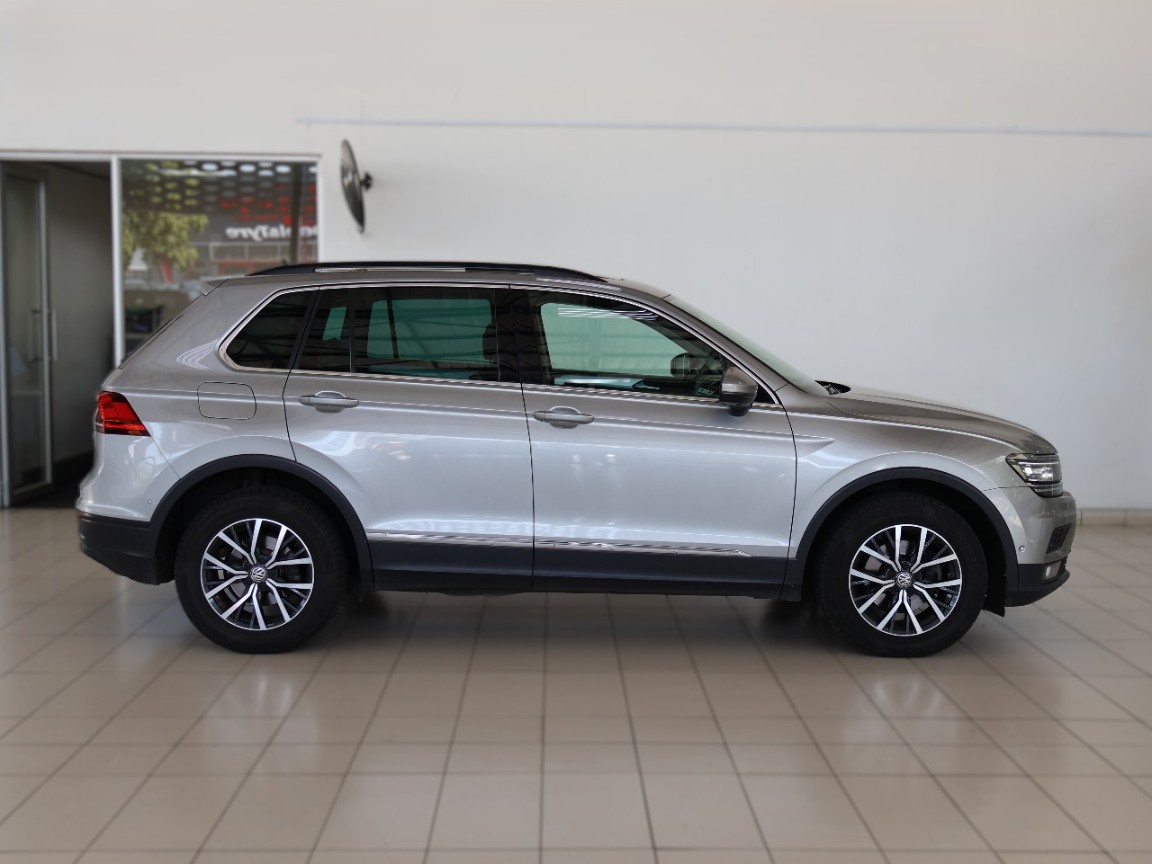 VOLKSWAGEN TIGUAN 2.0 TDI COMFORTLINE 4/MOT DSG - 1 