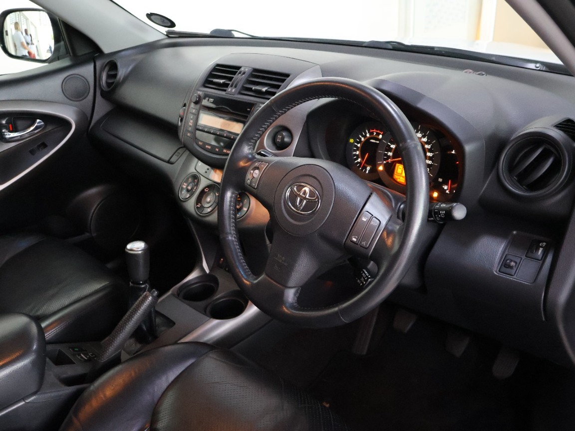 TOYOTA RAV4 2.0 P AWD 5M  08 (10R) - 3 