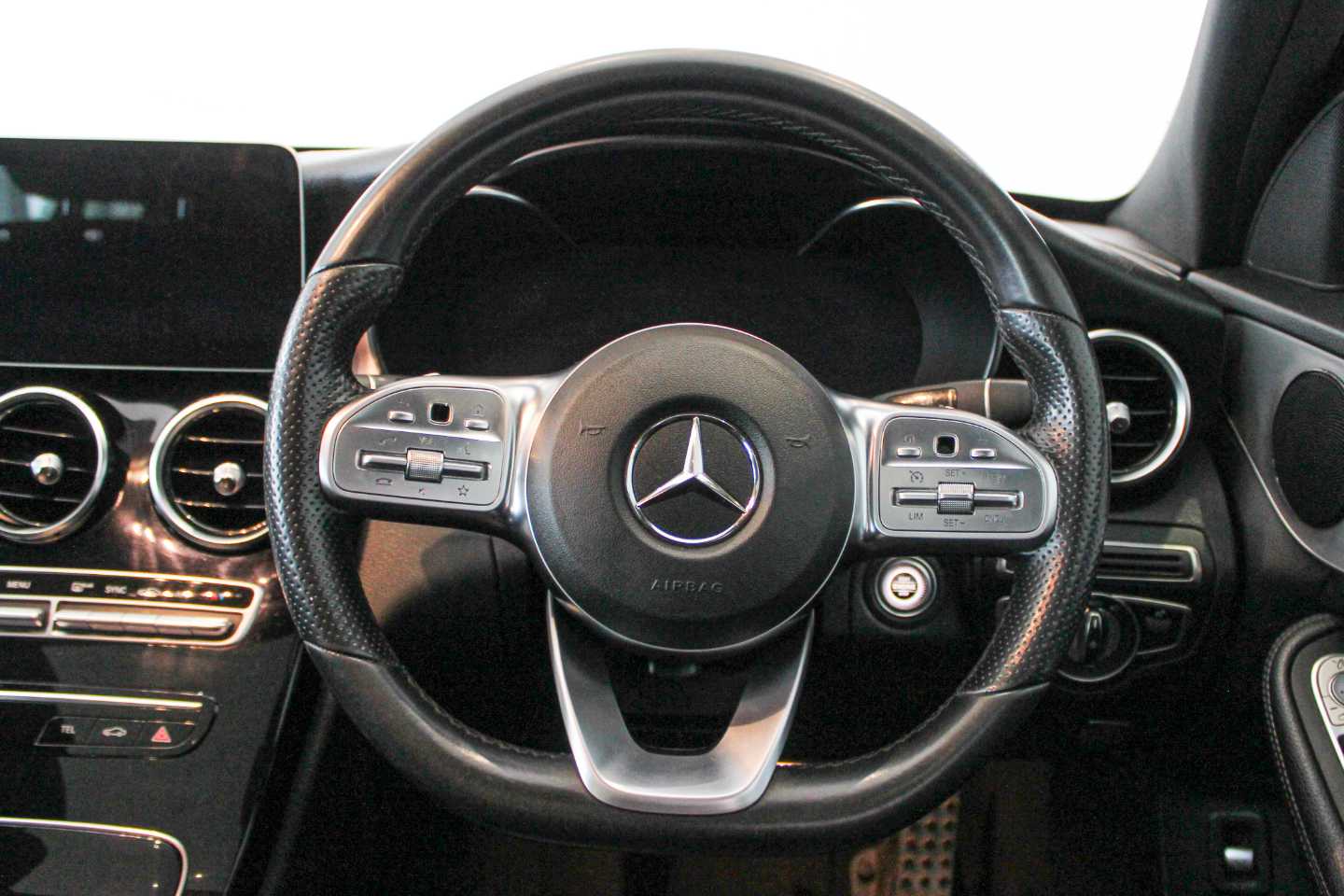 MERCEDES-BENZ C CLASS C200 A/T - 17 