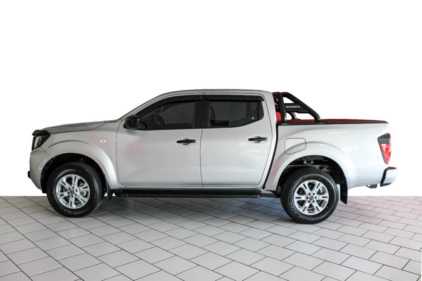 NISSAN NAVARA 2.5DDTI SE PLUS A/T D/C P/U - 3 