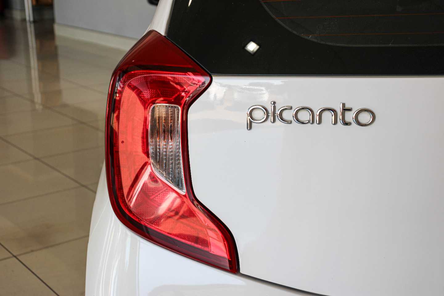 KIA PICANTO 1.0 STREET - 7 