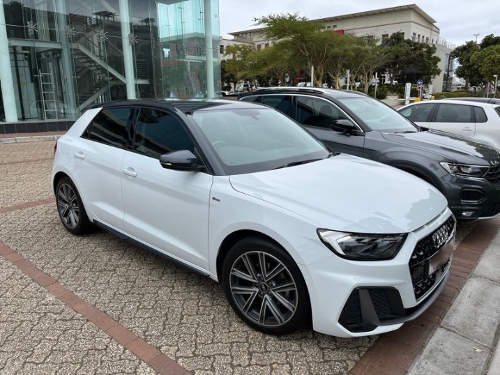 Audi A1 Sportback 1.0 TFSI S-Line S-tronic (30 TFSI)