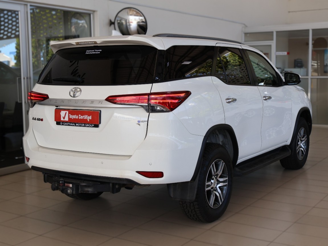 TOYOTA FORTUNER 2.4GD-6 R/B A/T - 2 