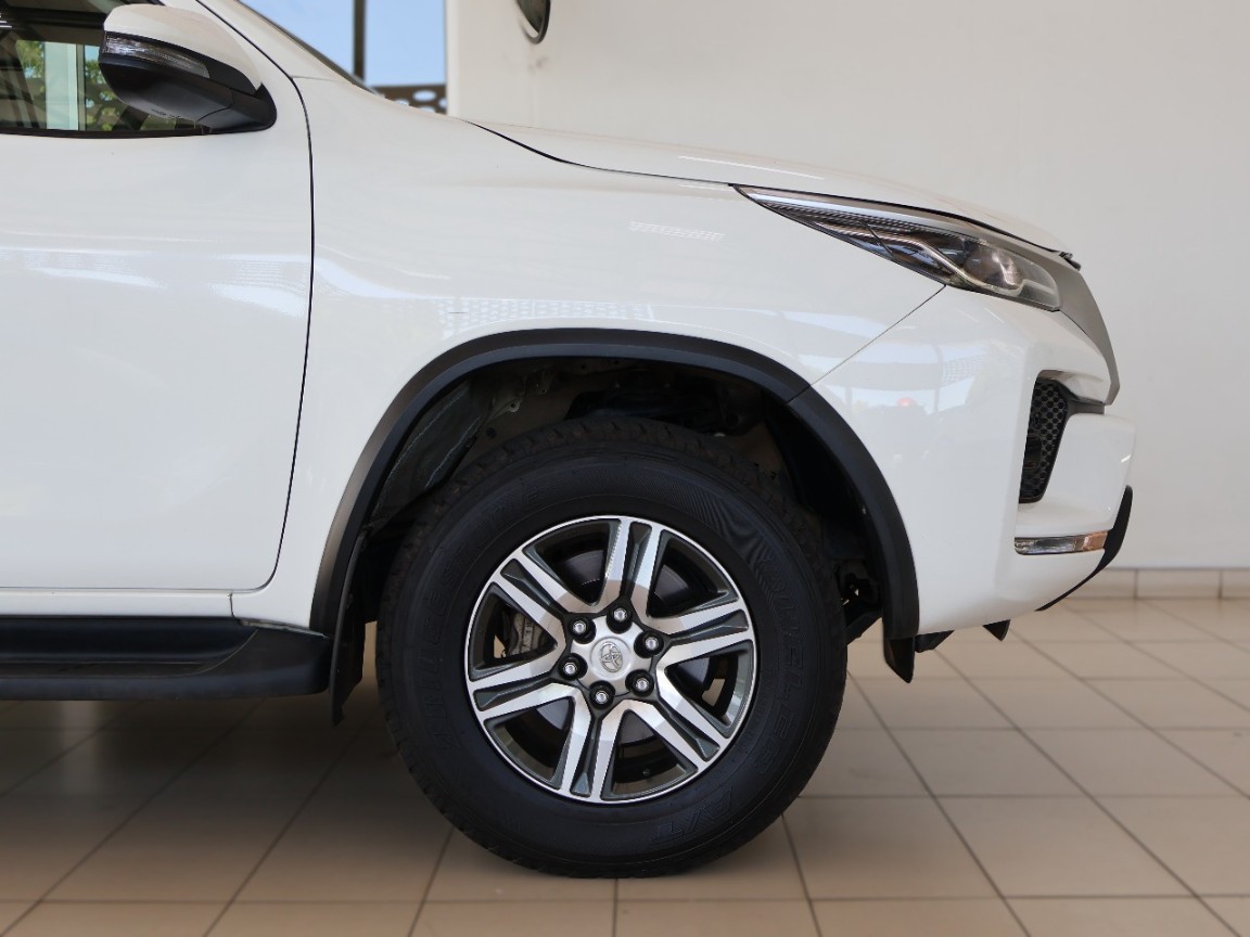 TOYOTA FORTUNER 2.4GD-6 R/B A/T - 1 