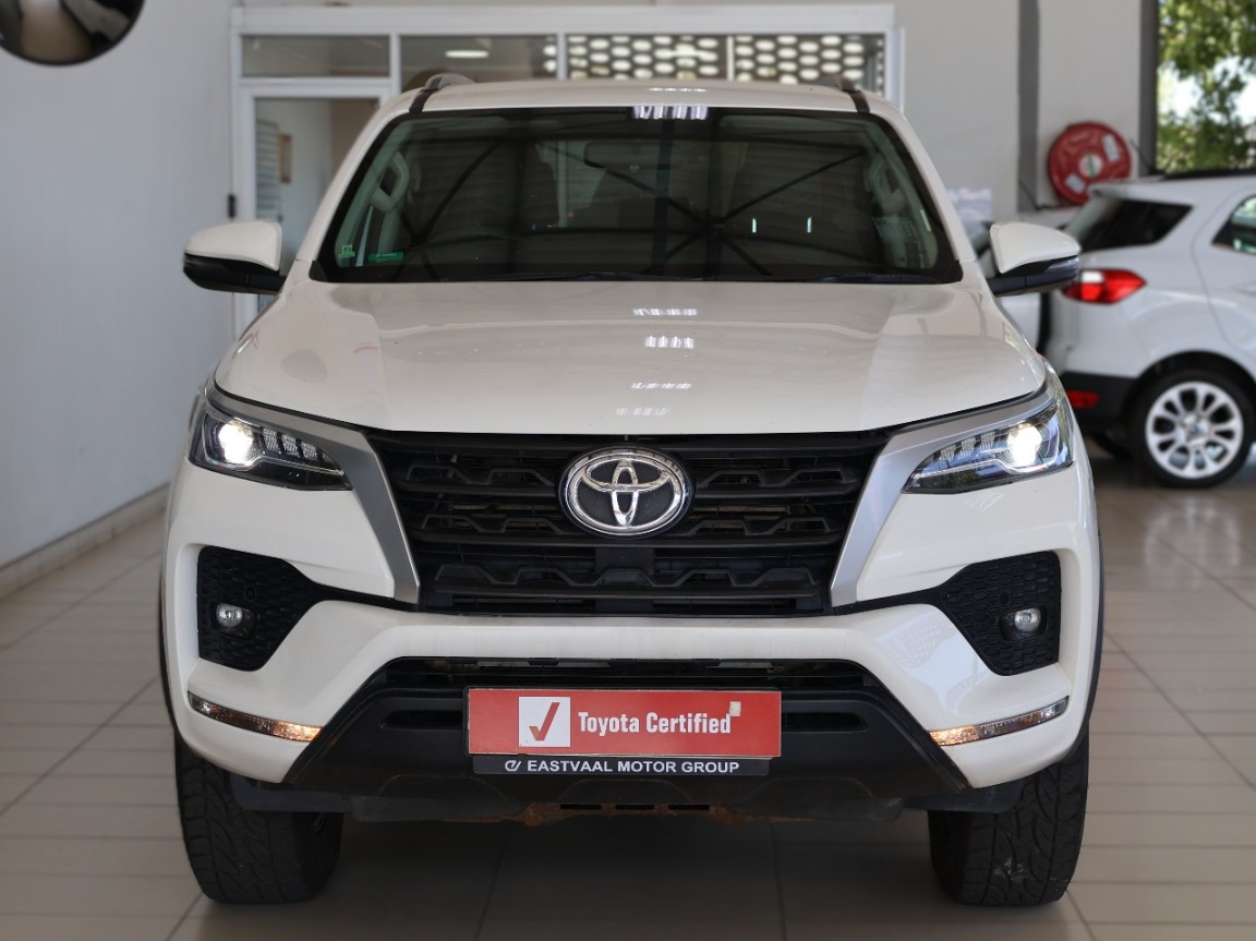 TOYOTA FORTUNER 2.4GD-6 R/B A/T - 17 