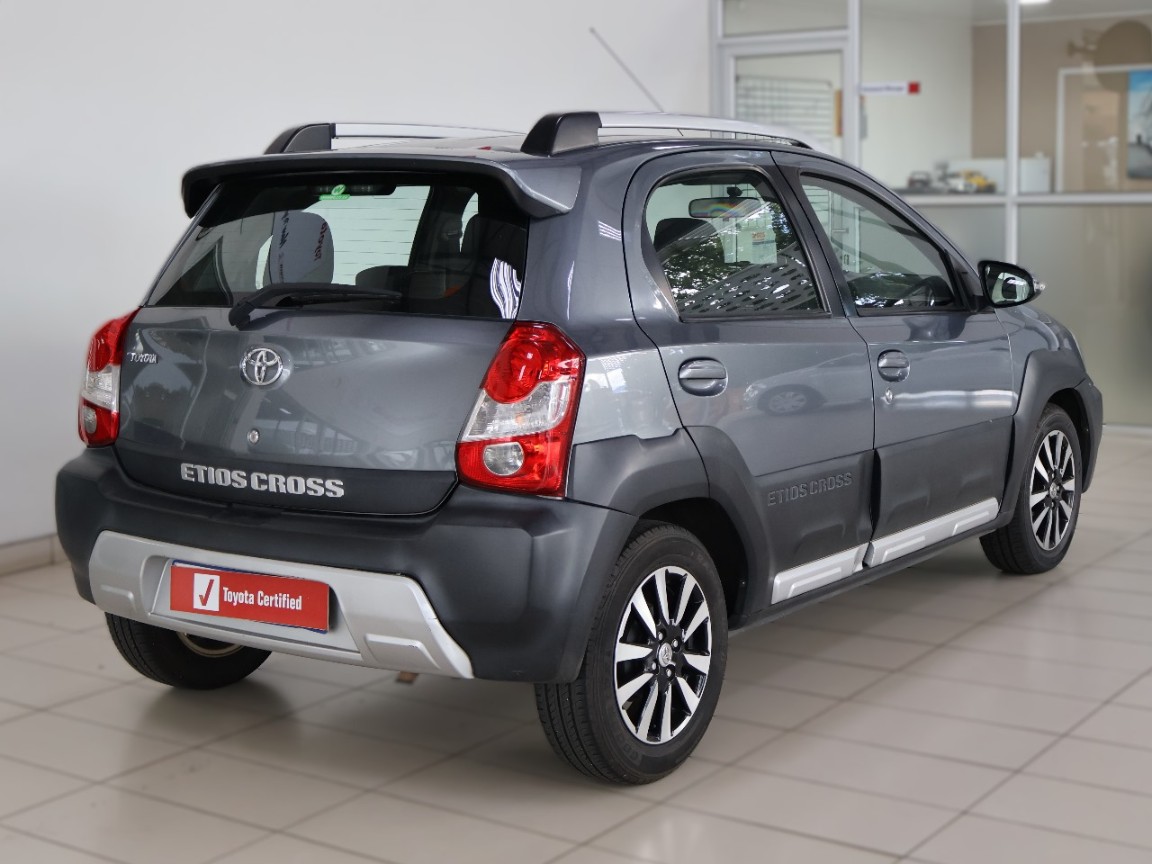 TOYOTA ETIOS CROSS 1.5 Xs 5Dr - 5 