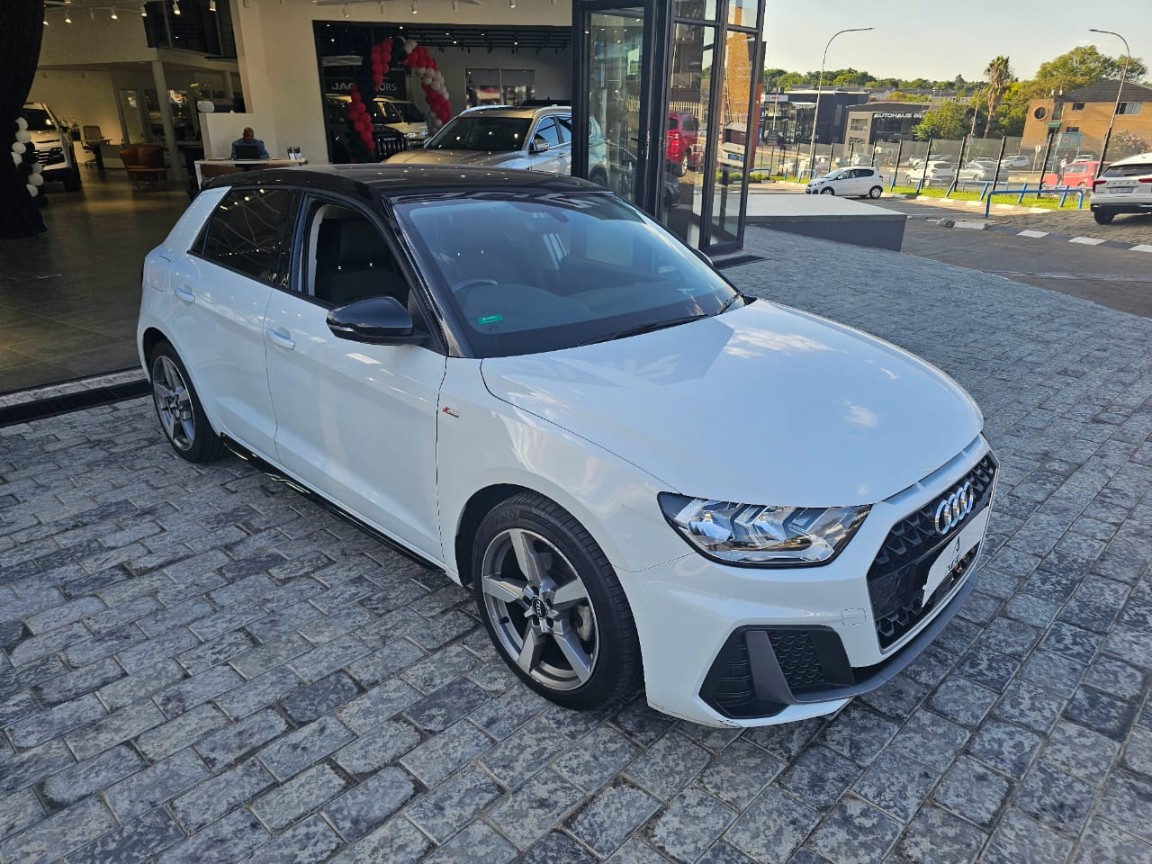 Audi A1 Sportback 1.0 TFSI S-Line S-tronic (30 TFSI)