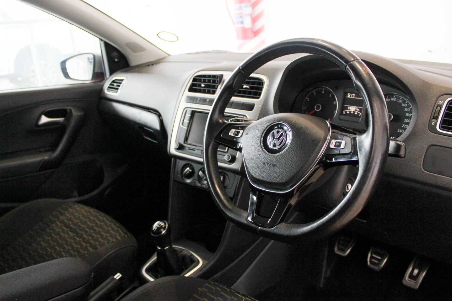 VOLKSWAGEN Polo Vivo 1.6 MAXX (5DR) - 14 