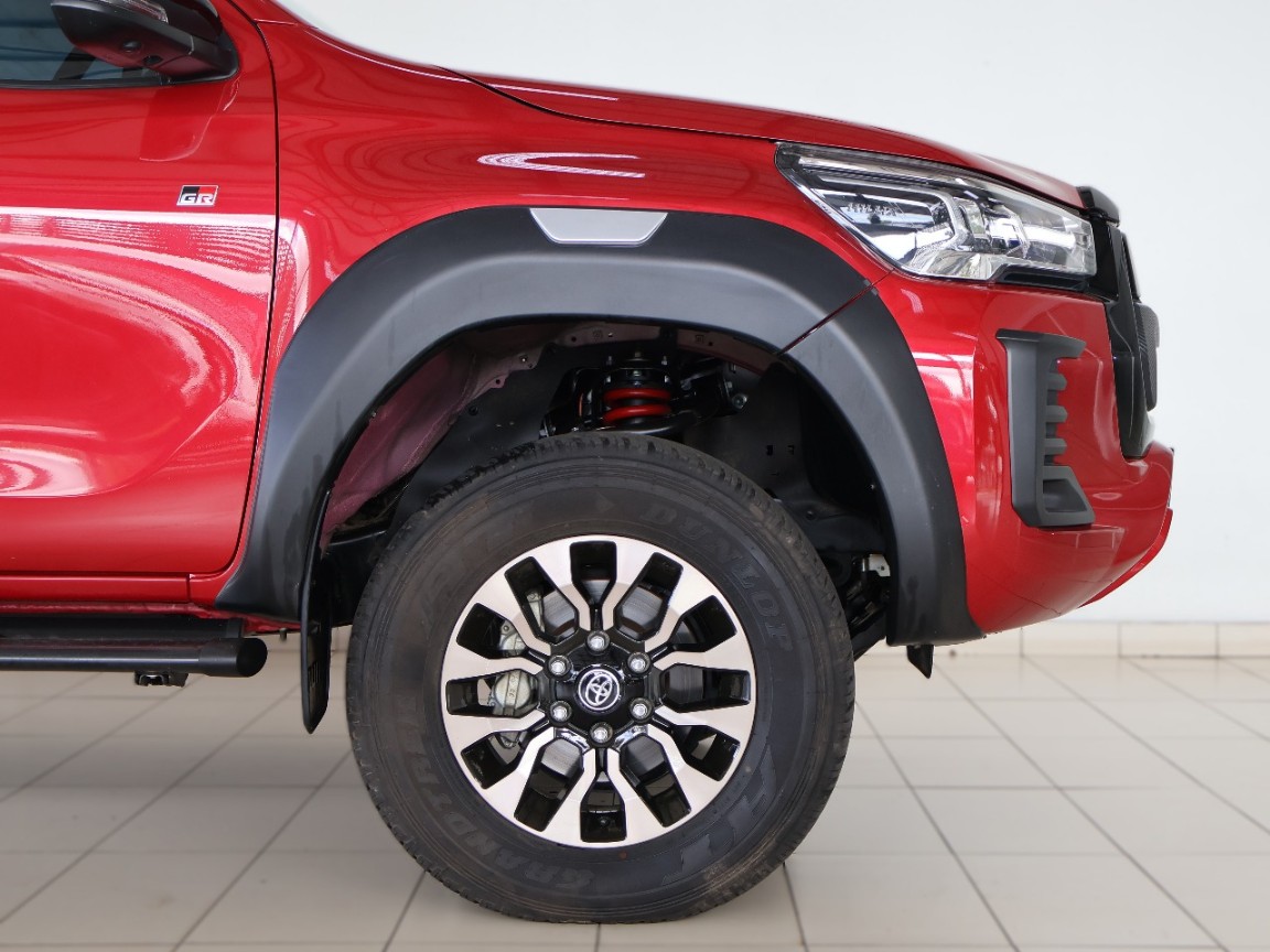 TOYOTA HILUX 2.8 GD-6 GR-S 4X4 A/T P/U D/C - 3 