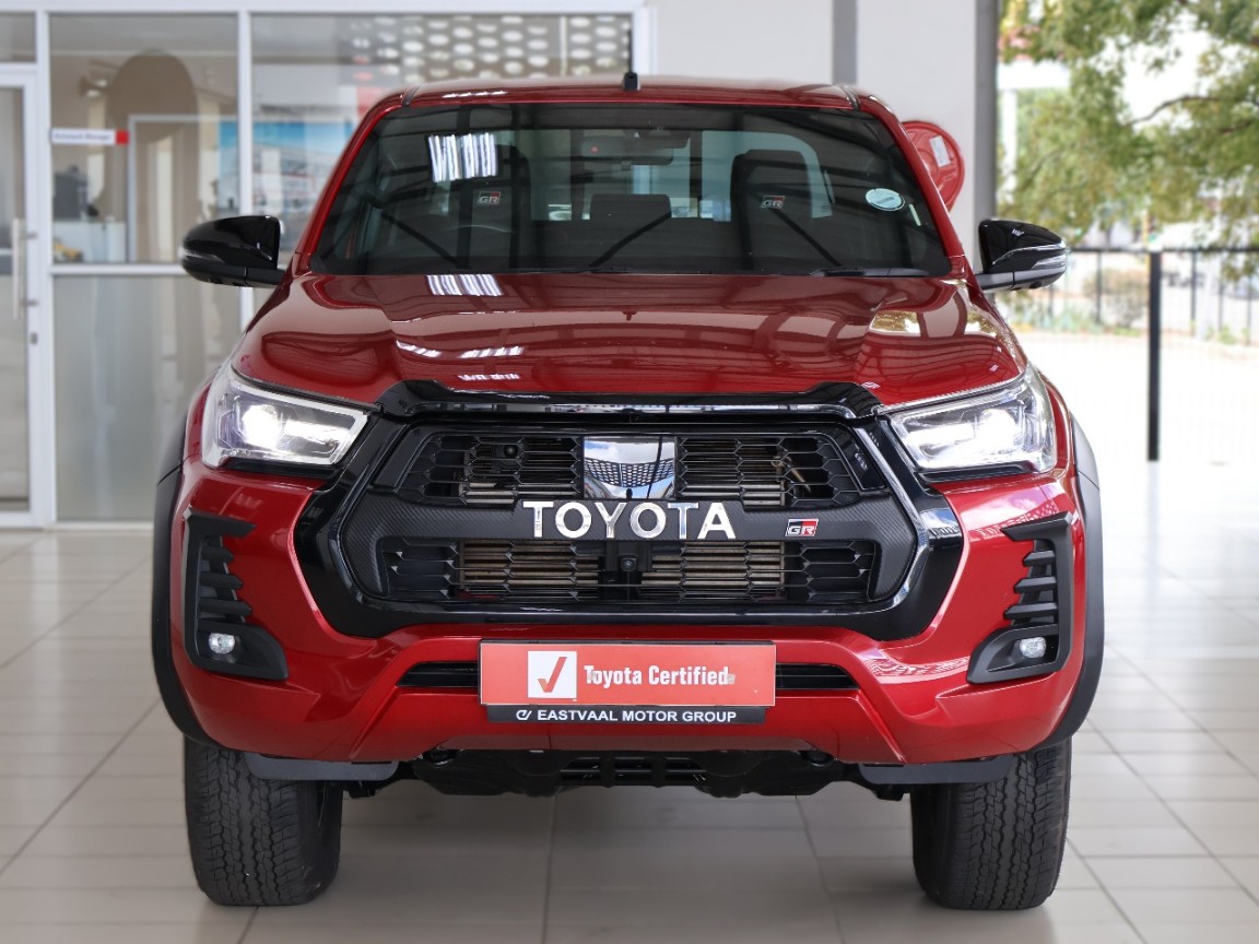 TOYOTA HILUX 2.8 GD-6 GR-S 4X4 A/T P/U D/C - 14 