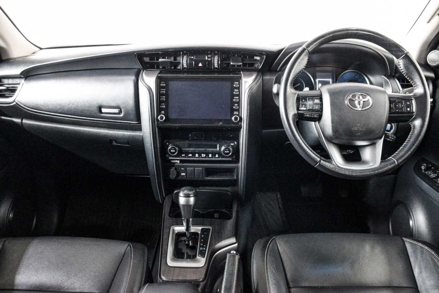 TOYOTA FORTUNER 2.8 GD6 RB AT - 14 