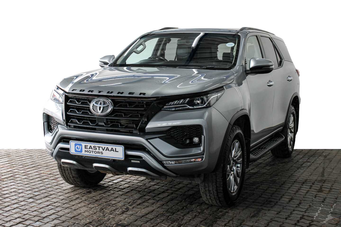 TOYOTA FORTUNER 2.8 GD6 RB AT - 2 