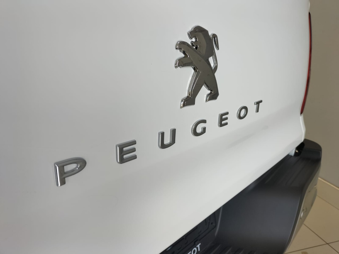 PEUGEOT LANDTREK 1.9D ALLURE P/U D/C A/T - 8 