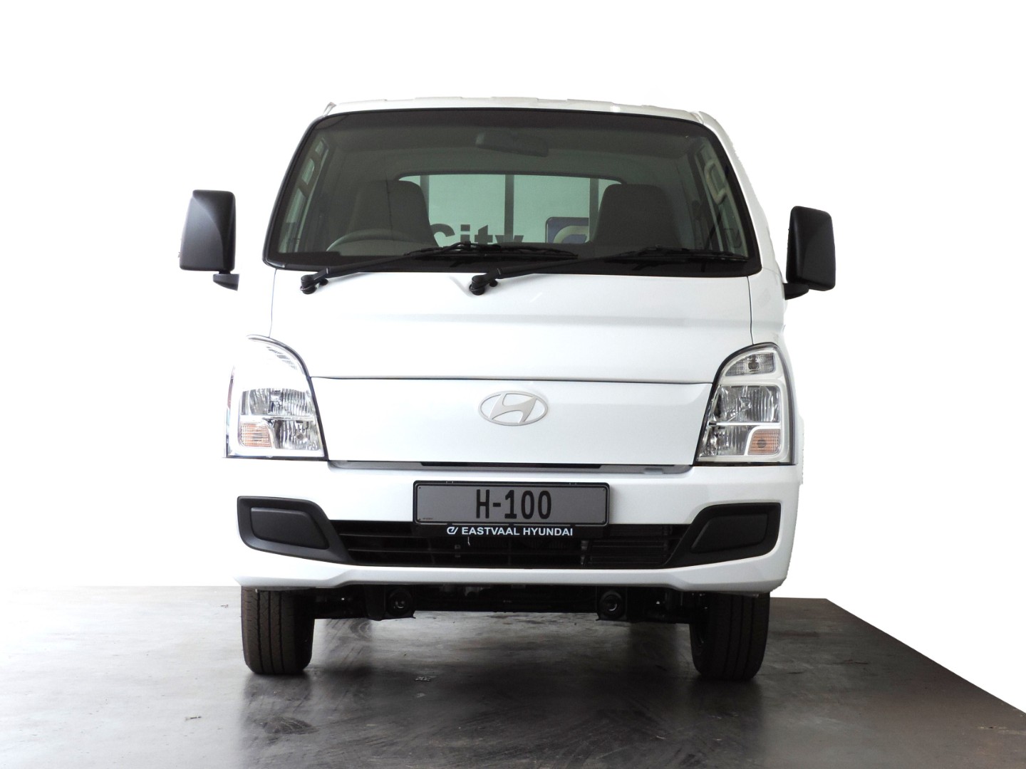 HYUNDAI H100 2.6D A/C F/C D/S - 1 