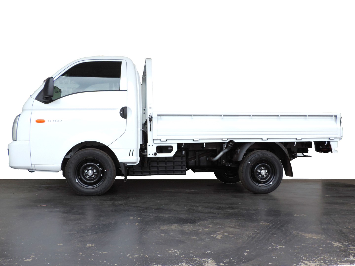 HYUNDAI H100 2.6D A/C F/C D/S - 3 