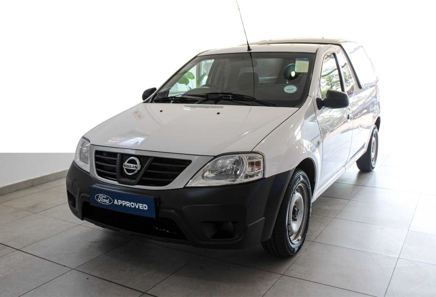 NISSAN NP200 1.6  P/U S/C - 2 