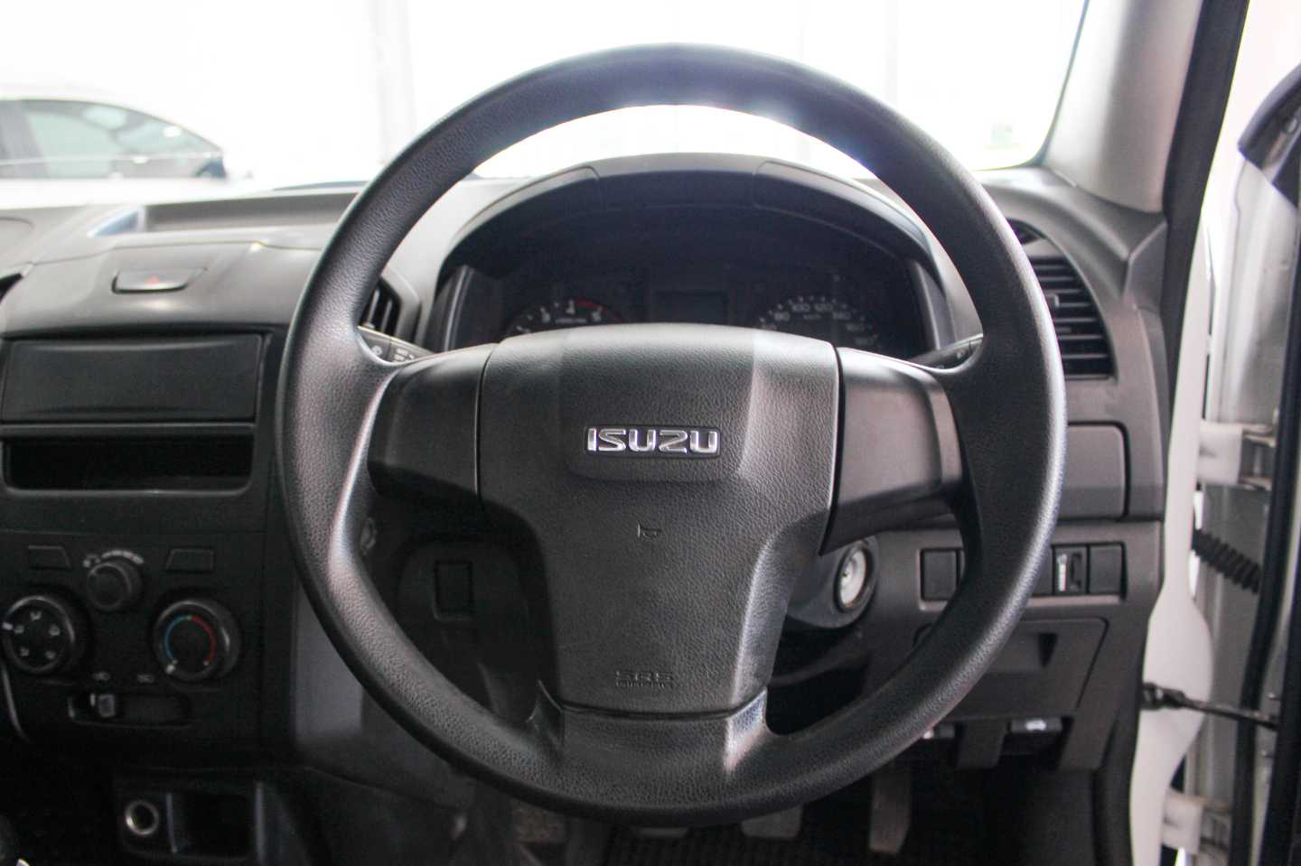 ISUZU D-MAX 250C S/C P/U - 16 