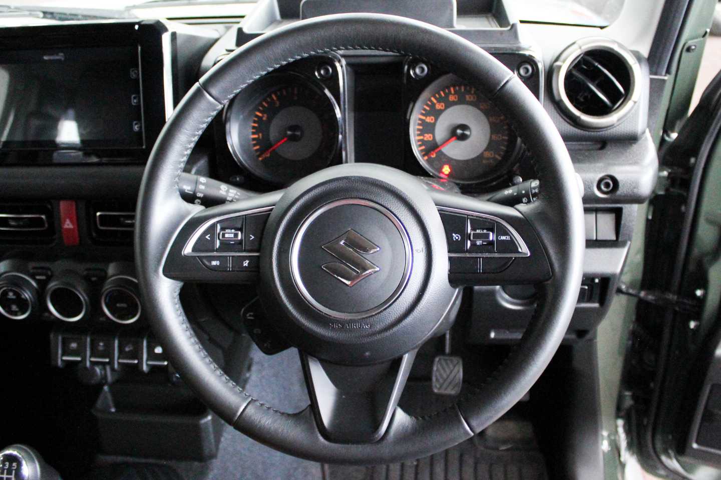 SUZUKI JIMNY 1.5 GLX - 17 