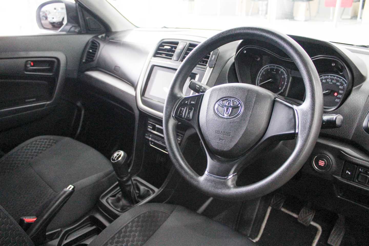 TOYOTA Urban 1.5Xs MT (54D) - 12 