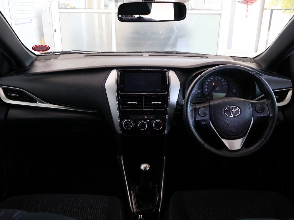 TOYOTA YARIS 1.5 Xs 5Dr - 13 