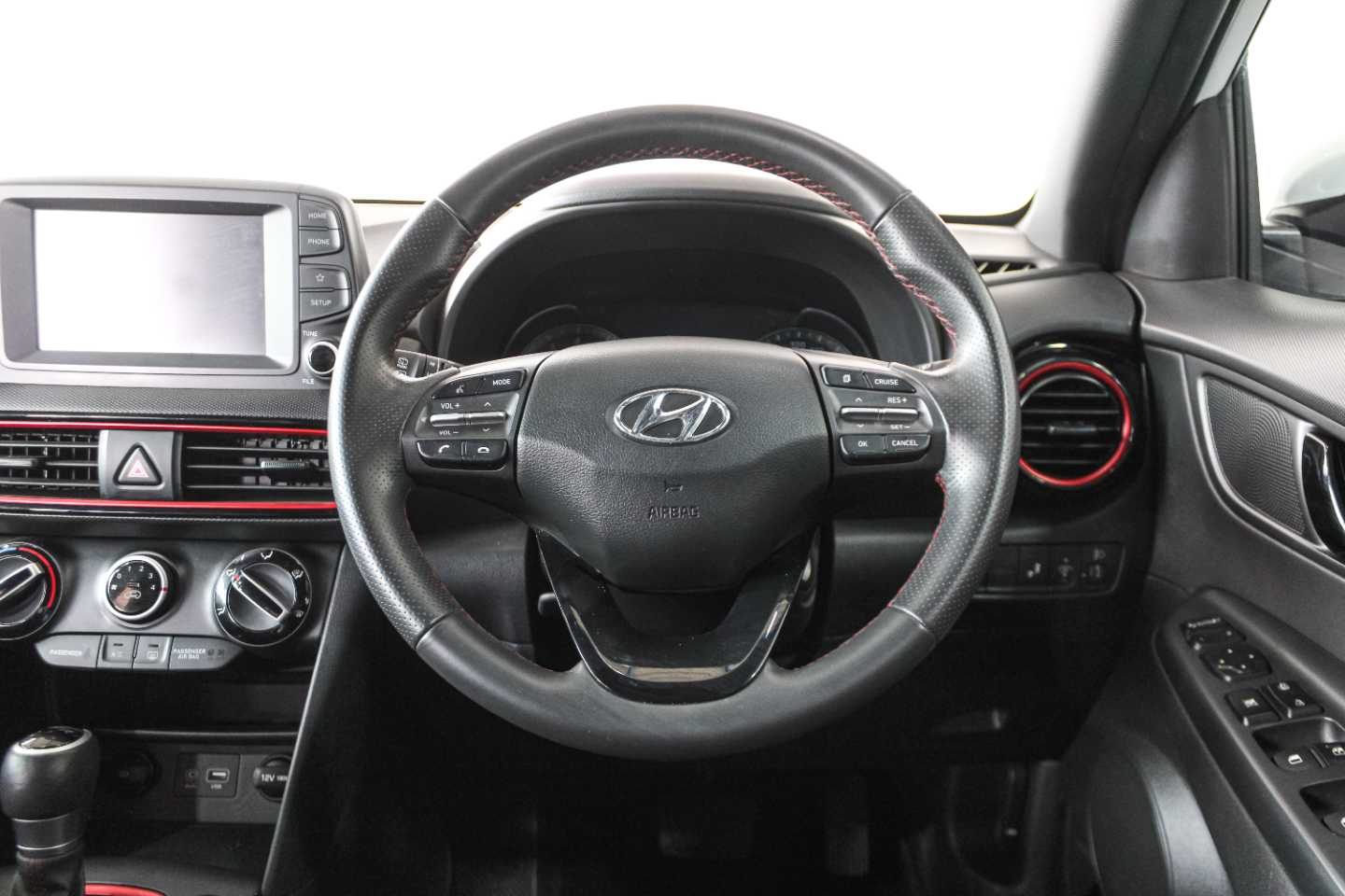 HYUNDAI KONA 2.0 EXECUTIVE A/T - 17 