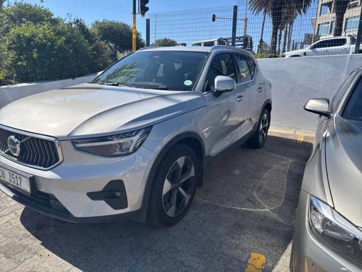 Volvo XC40 B4 Plus Bright Geartronic (Mild Hybrid)