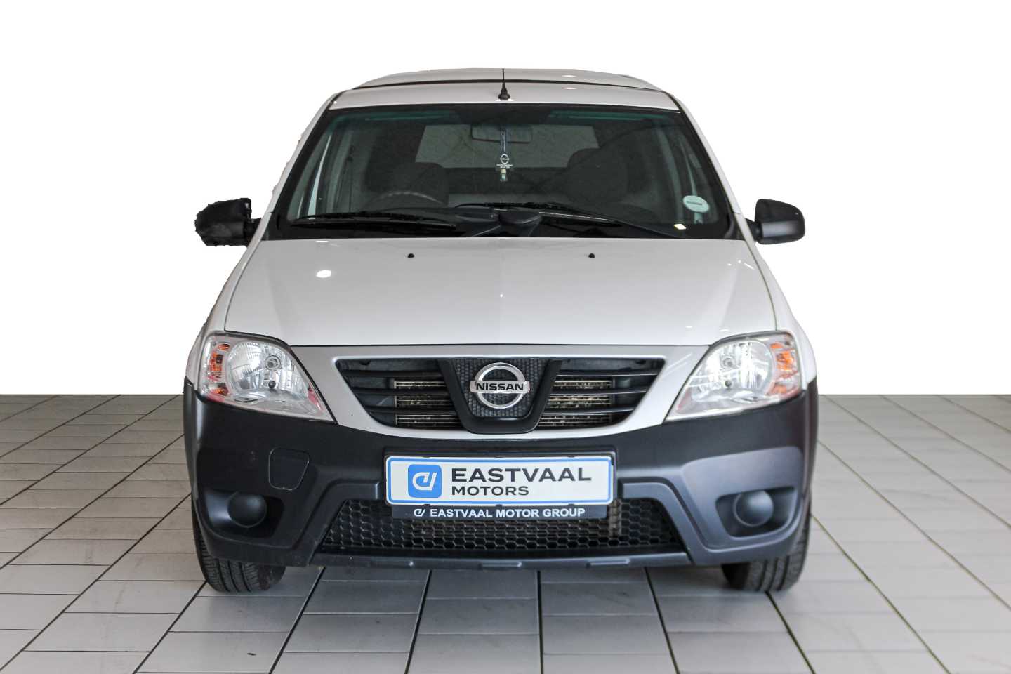 NISSAN NP200 1.6  A/C SAFETY PACK P/U S/C - 1 