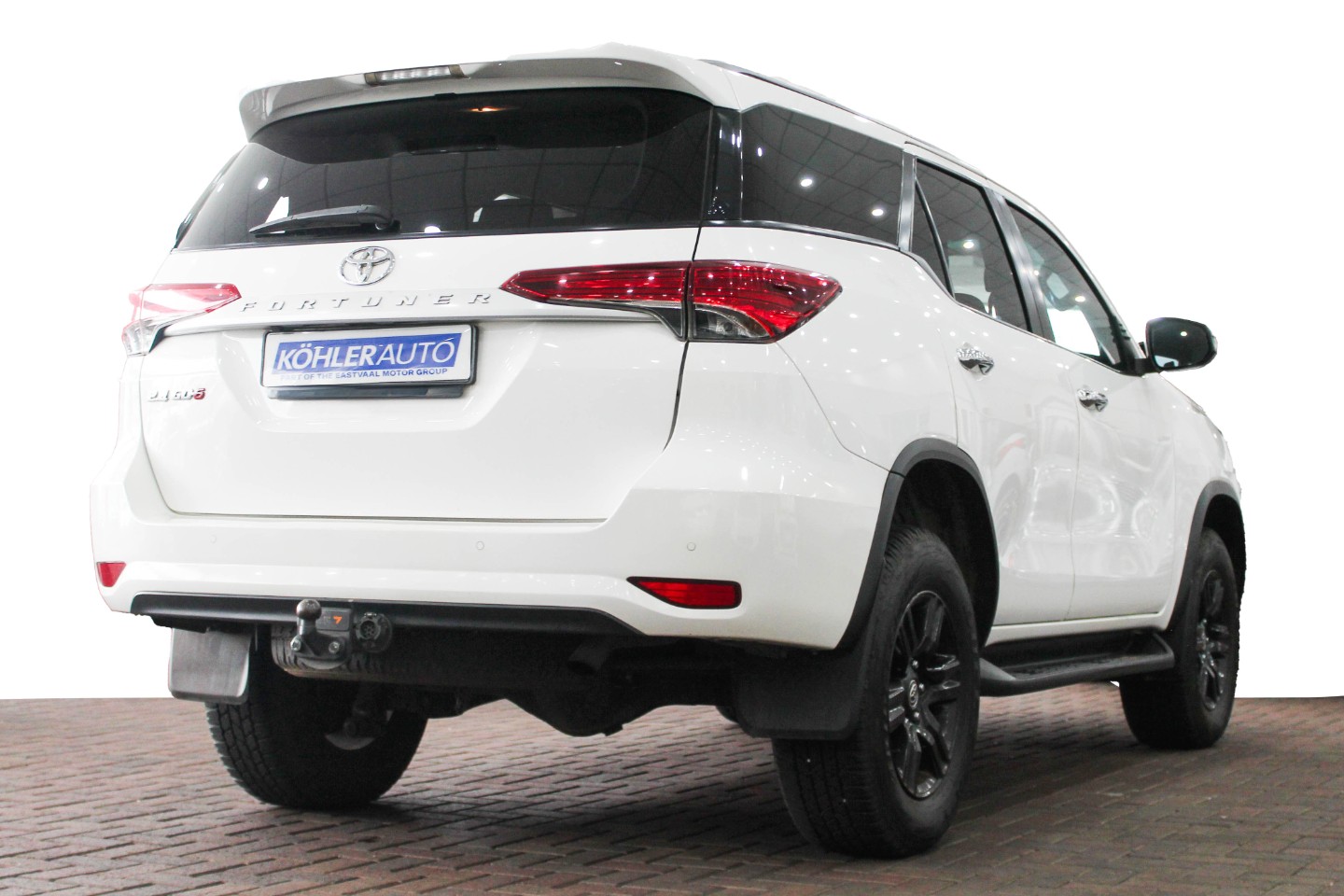 TOYOTA FORTUNER 2.4GD-6 R/B A/T - 7 