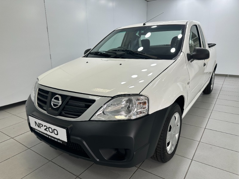 nissan np200 double cab