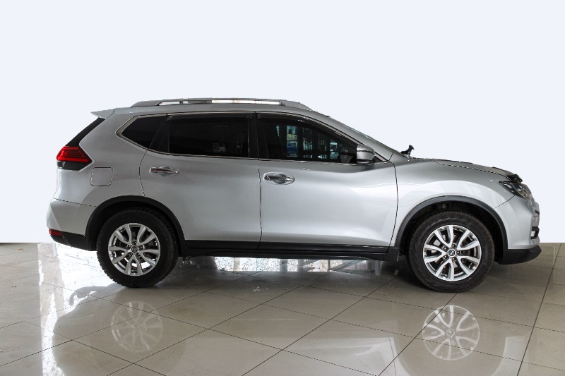 NISSAN X TRAIL 2.5 ACENTA 4X4 CVT - 18 