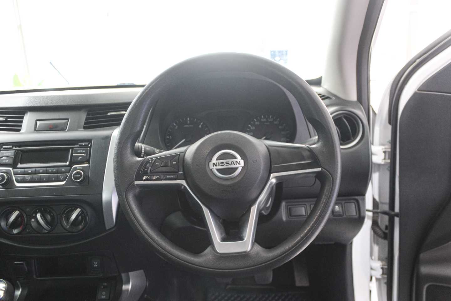 NISSAN NAVARA 2.5DDTI SE S/C P/U - 12 