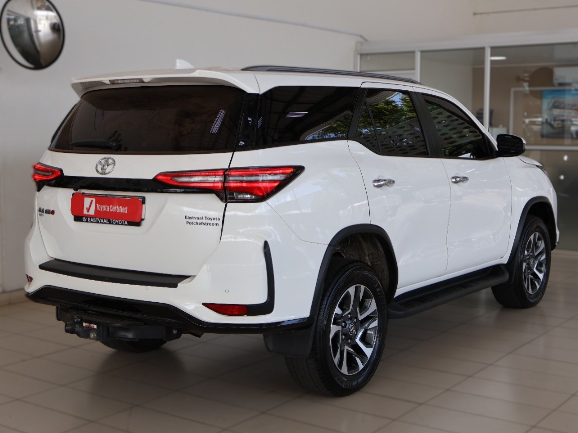 TOYOTA FORTUNER 2.4GD-6 R/B A/T - 8 