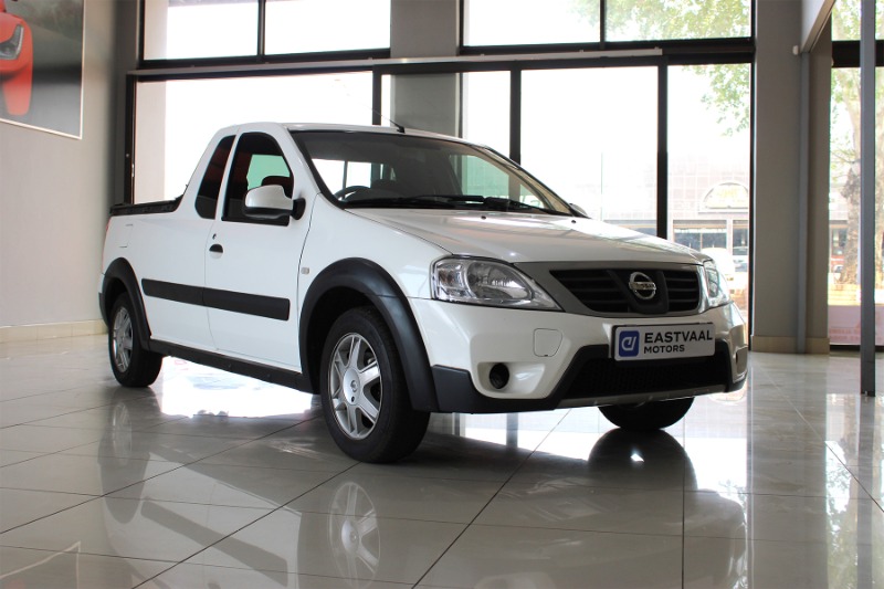 NISSAN NP200 1.6 SE P/U S/C for Sale in South Africa