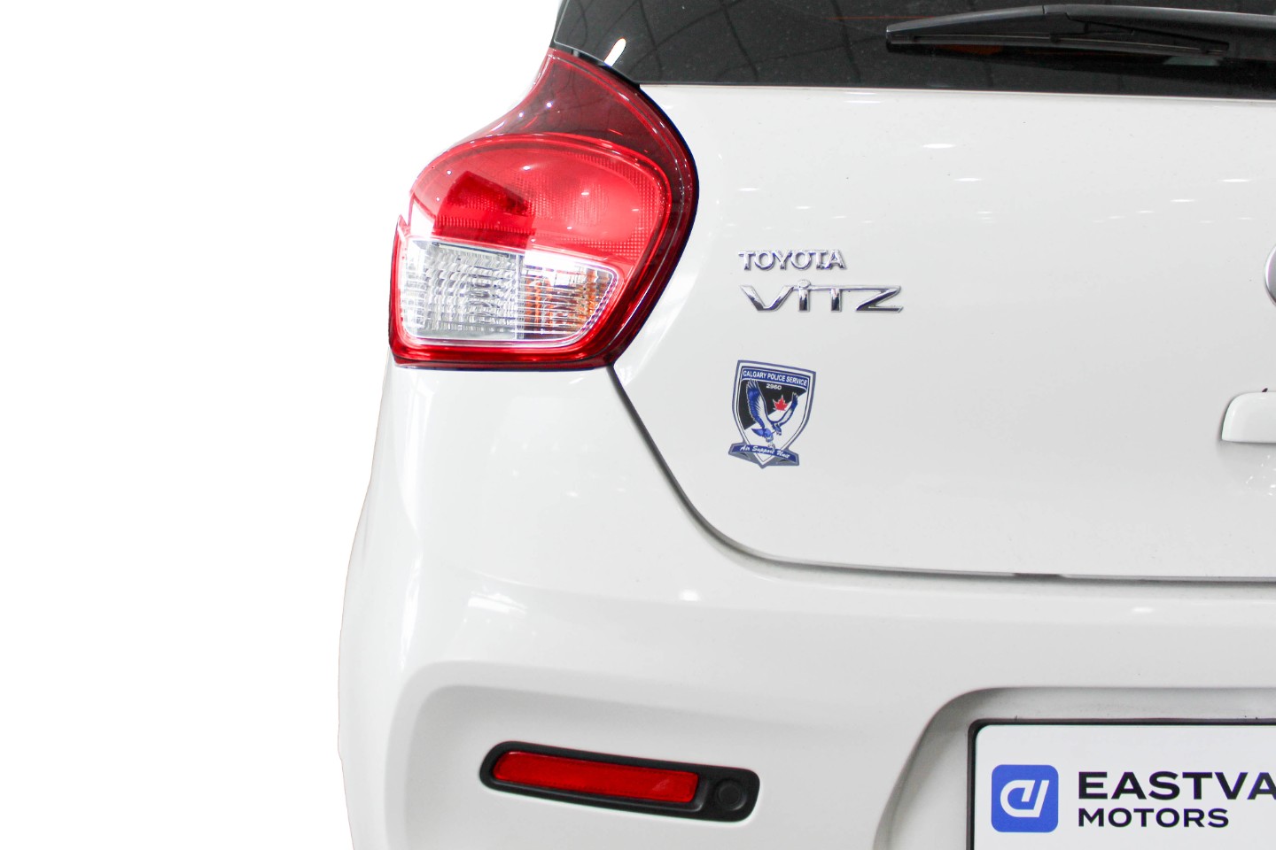 TOYOTA VITZ 1.0 XR - 7 