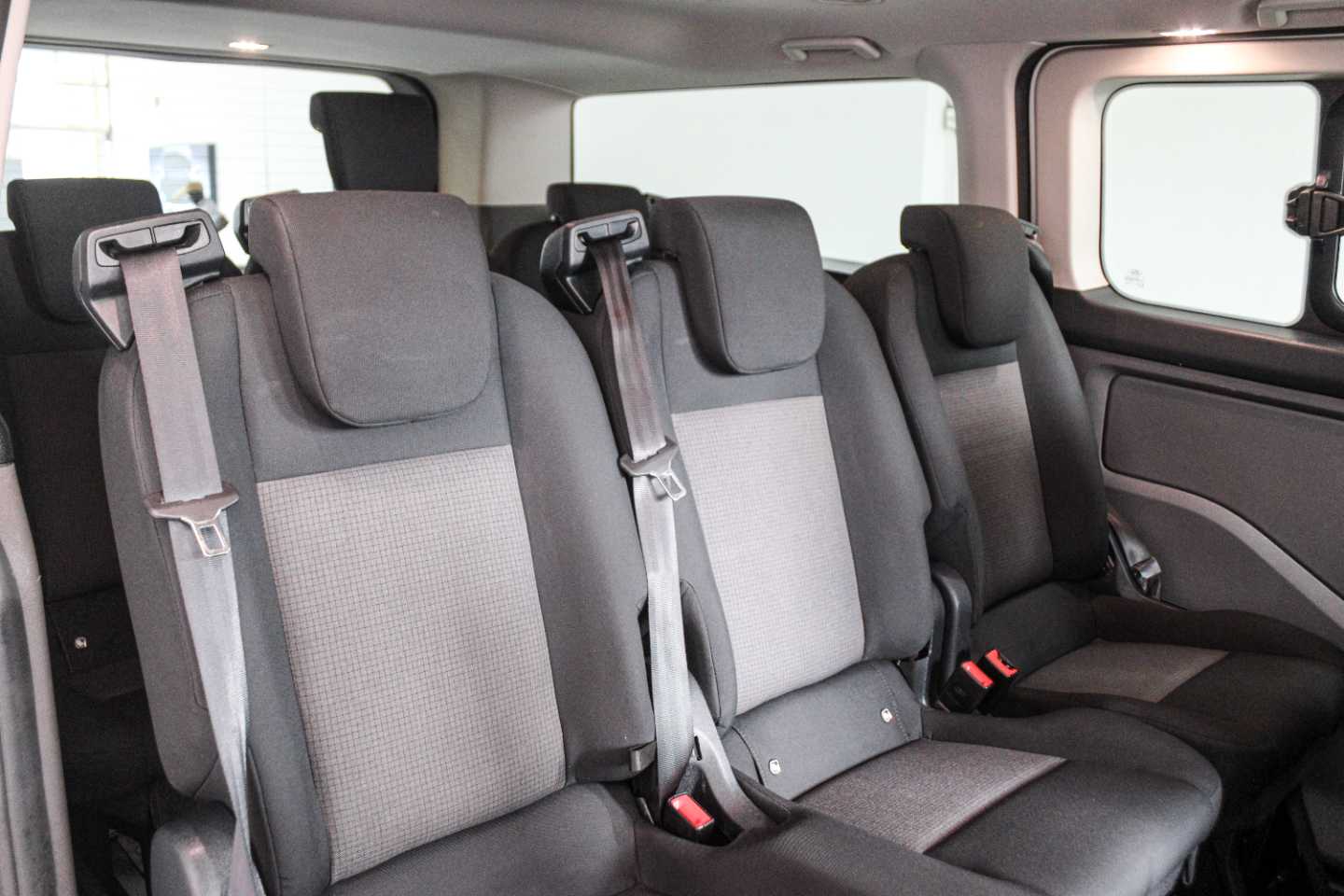 FORD TOURNEO CUSTOM 2.2TDCi  AMBIENTE LWB - 12 