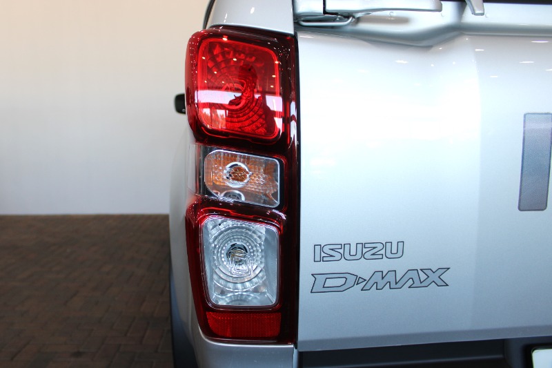 ISUZU D-MAX 1.9 Ddi HR L 4X4 S/C P/U - 9 