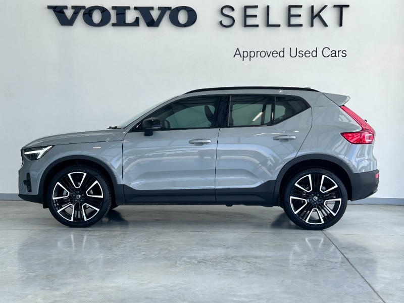 VOLVO XC40 B4 GEARTRON ULTIMATE DARK (MILD HYBRid) 2024 for sale in Western Cape, West