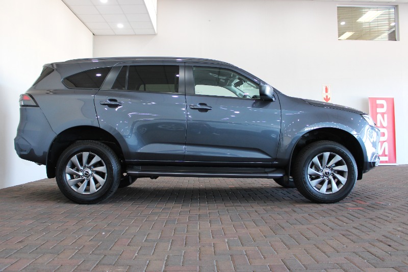 ISUZU MU-X 3.0D LS A/T - 6 