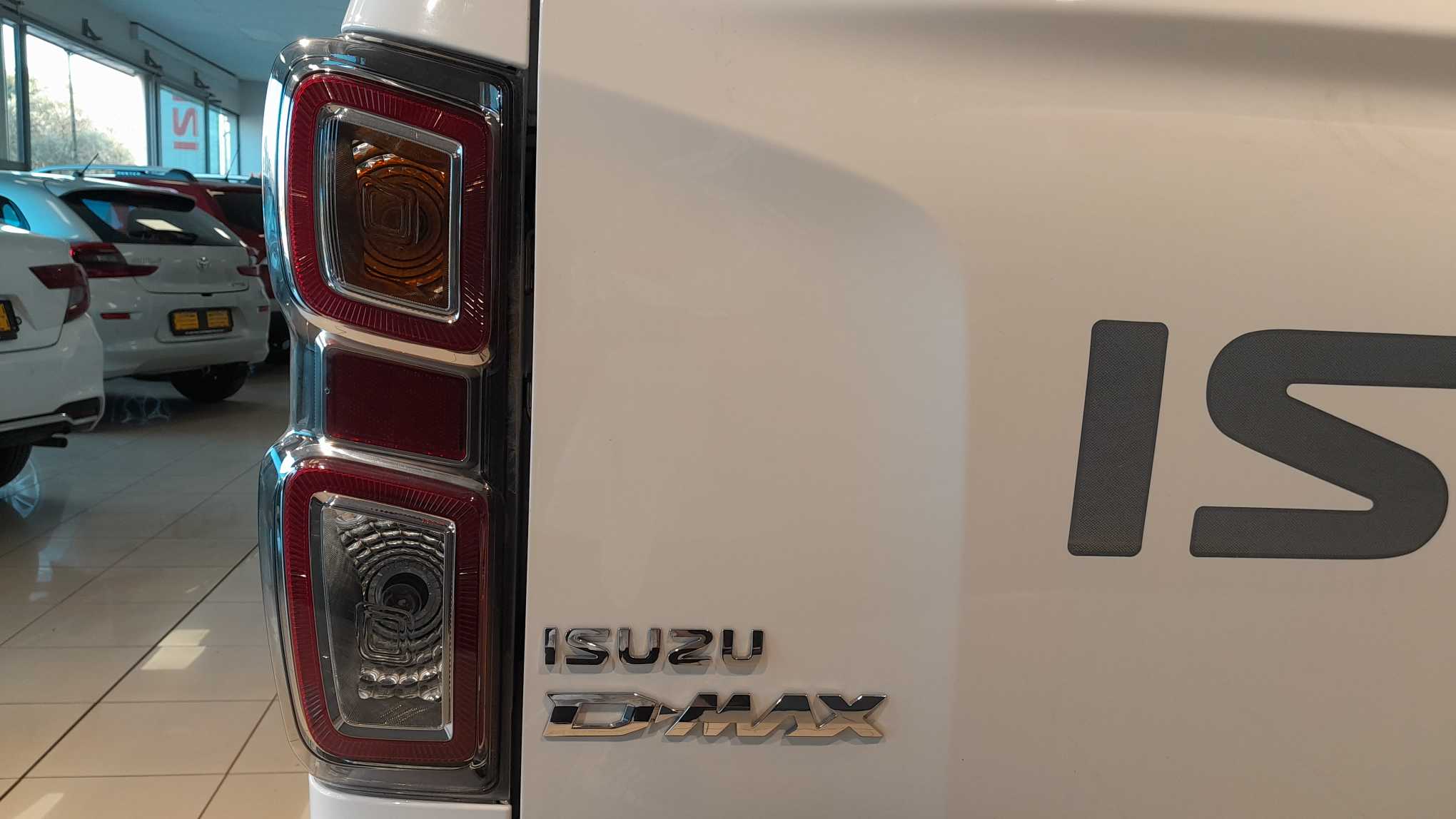 ISUZU 3.0 DDI D/CAB HR LSE A/T 2024  for sale