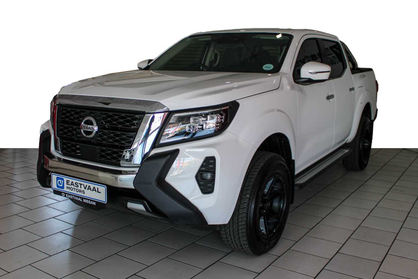 NISSAN NAVARA 2.5DDTI LE/LE PLUS 4X4 D/C P/U - 2 