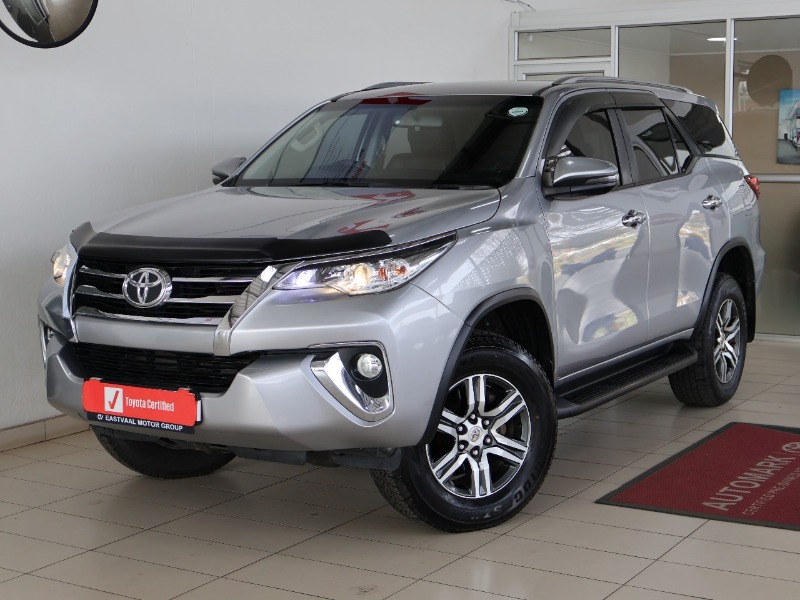 TOYOTA FORTUNER 2.4GD-6 R/B A/T - 2 