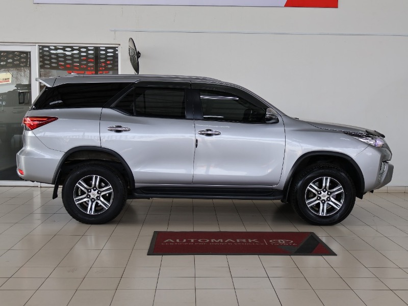 TOYOTA FORTUNER 2.4GD-6 R/B A/T - 5 