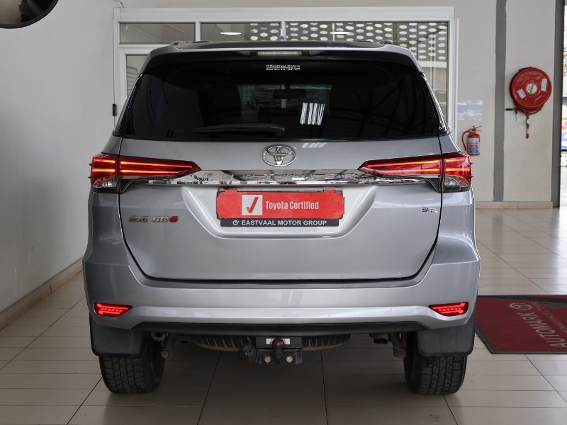 TOYOTA FORTUNER 2.4GD-6 R/B A/T - 9 