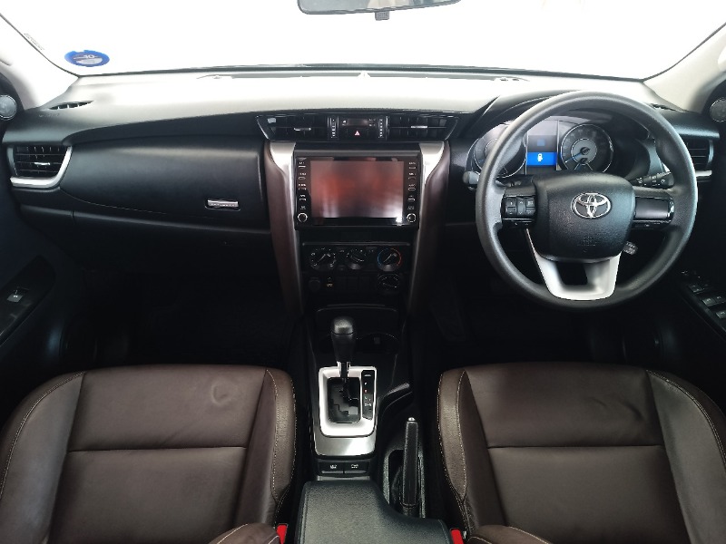 TOYOTA FORTUNER 2.4GD-6 R/B A/T - 20 